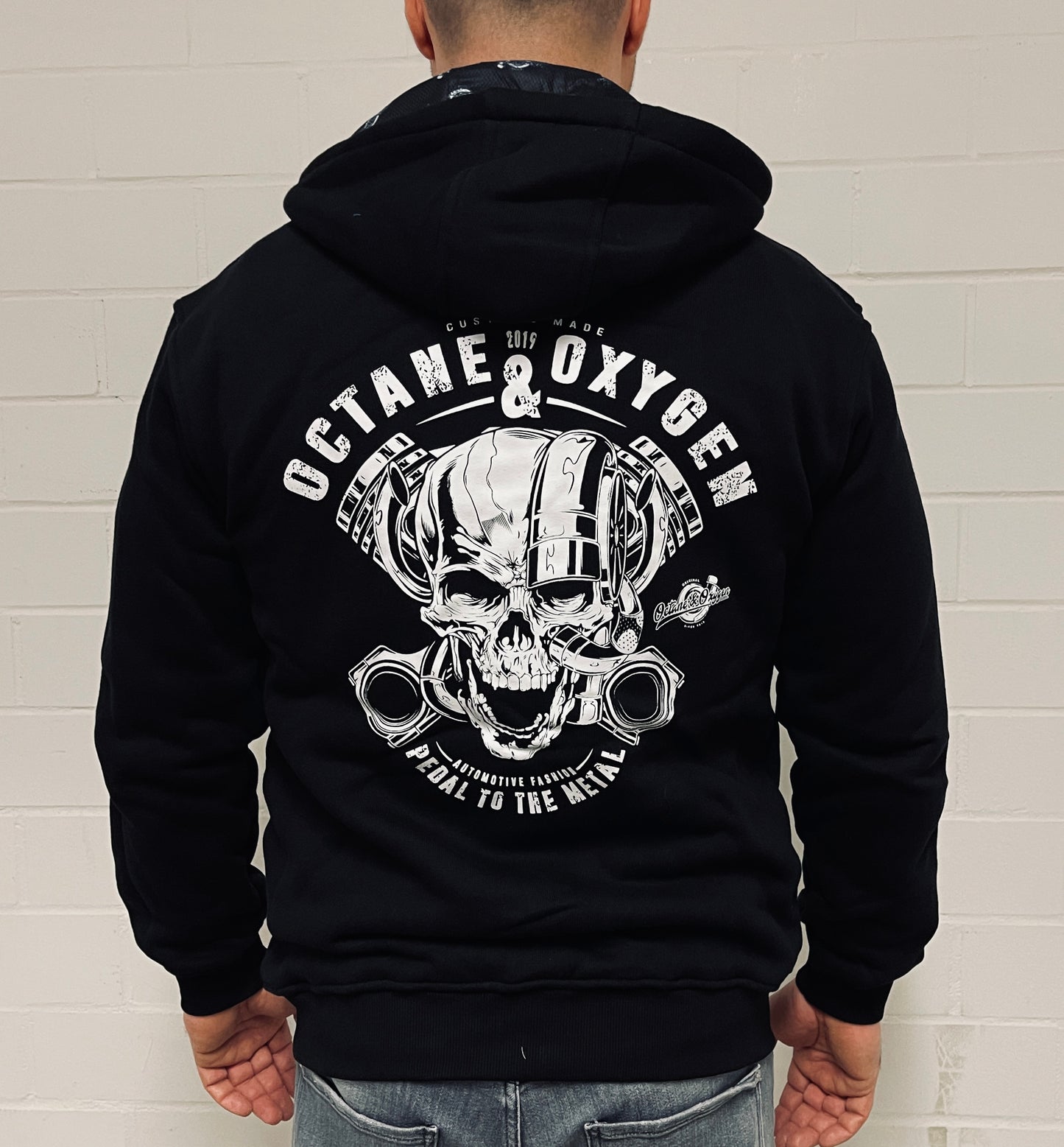 Octane & Oxygen Zip-Hoodie – Black Edition